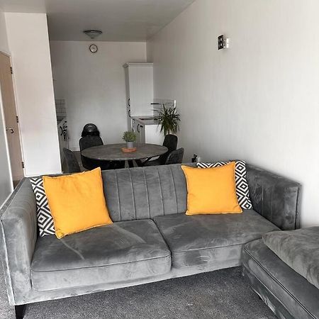 Recently Refurbished Apt Central Mk Free Parking Milton Keynes Kültér fotó