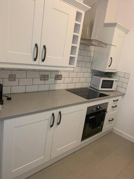 Recently Refurbished Apt Central Mk Free Parking Milton Keynes Kültér fotó