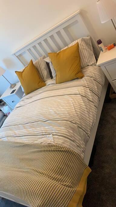 Recently Refurbished Apt Central Mk Free Parking Milton Keynes Kültér fotó