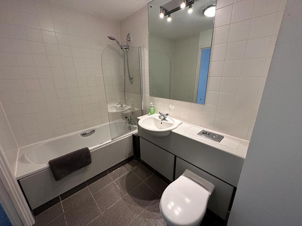 Recently Refurbished Apt Central Mk Free Parking Milton Keynes Kültér fotó