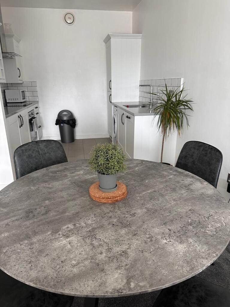 Recently Refurbished Apt Central Mk Free Parking Milton Keynes Kültér fotó
